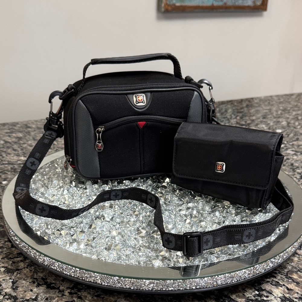 SwissGear Black and Gray camera bag crossbody Messenger Bag Set EUC